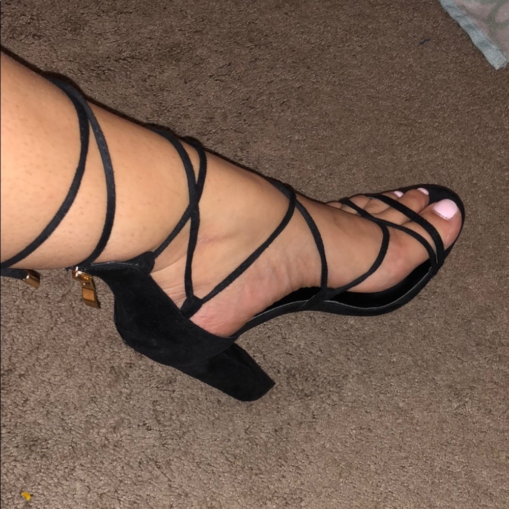 Tie up heels